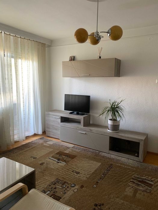 Persoana fizica vand apart. 2 cam. SD, zona Podu Ros, la 5min de Palas