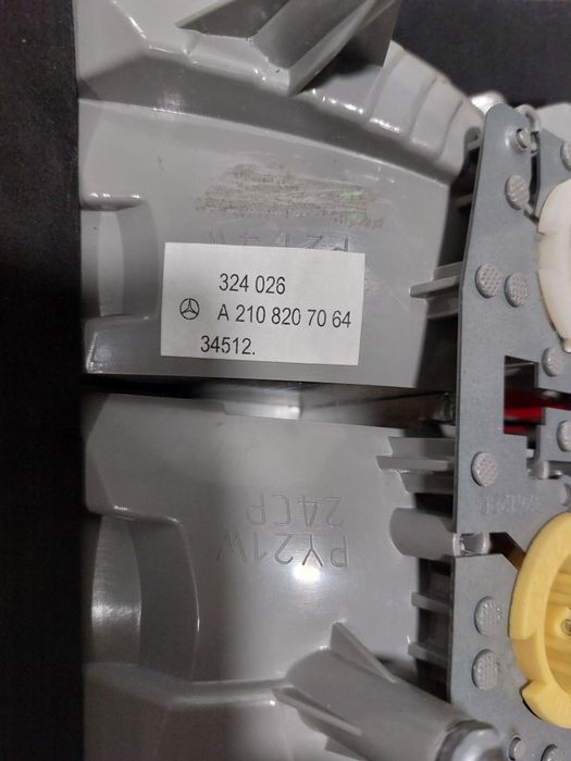 Десен външен стоп E klass W 211 kombi