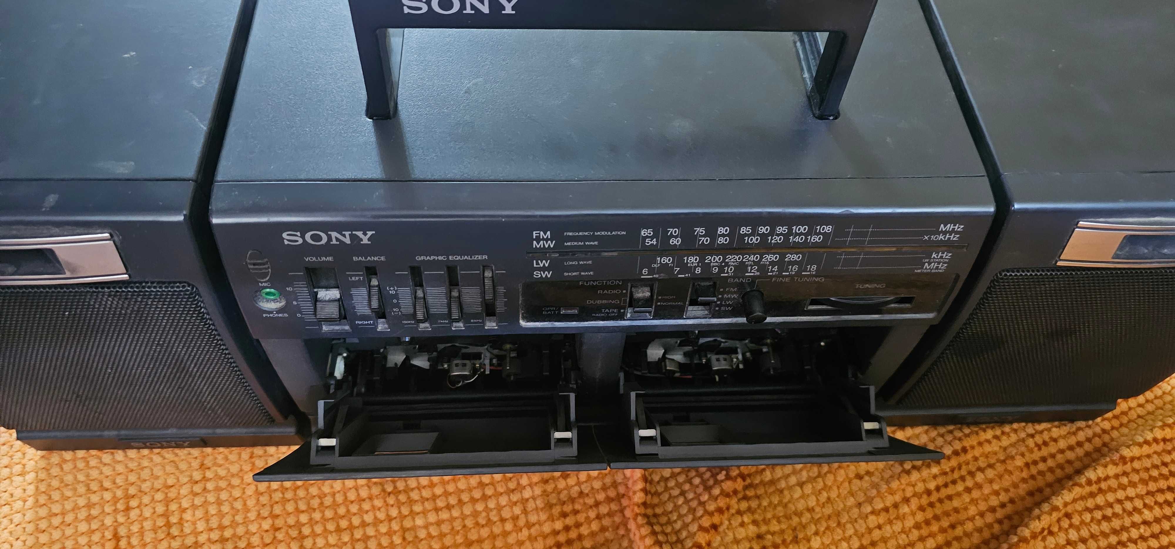 AM/FM Stereo Boombox Model Sony Radio Cassette-Corder CFS-W350L