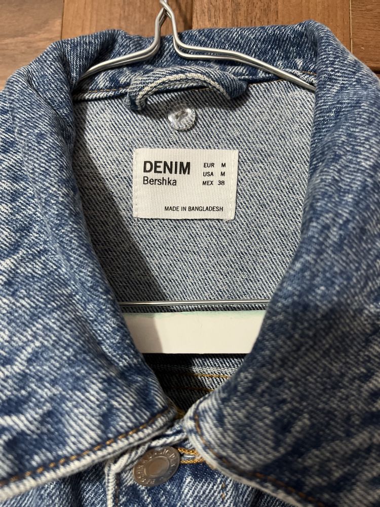 Jachetă denim Bershka