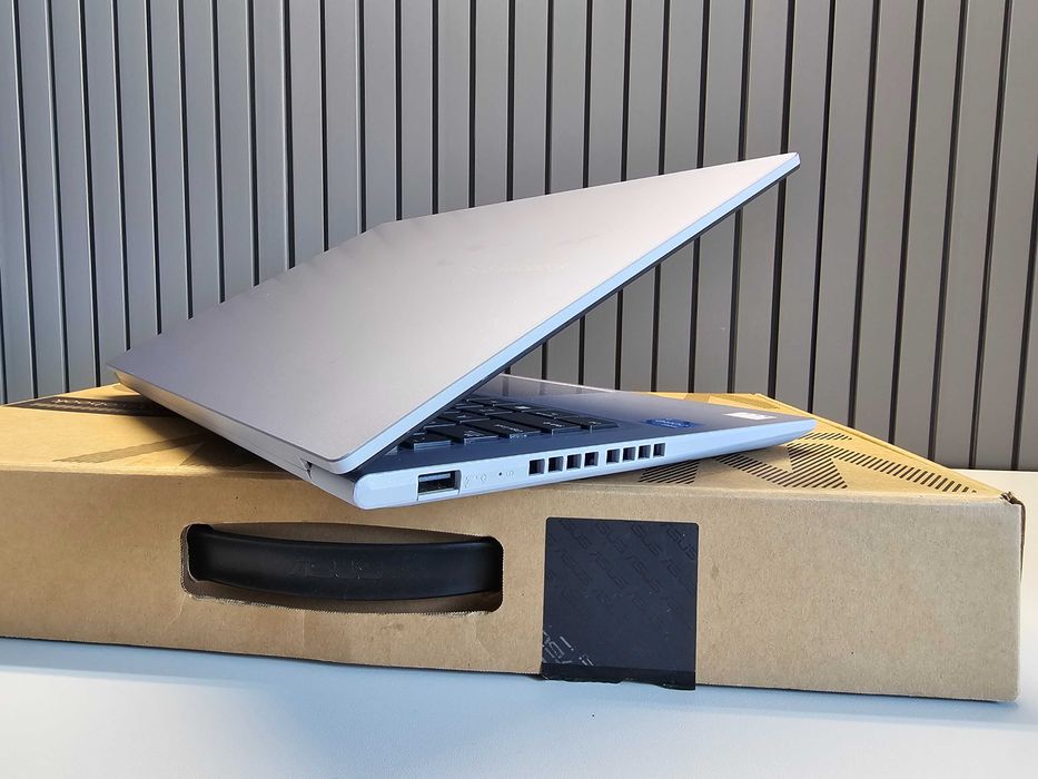 ПРОДАМ ASUS VivoBook X1402Z Ноутбук Core™i3-1220P/8GB/512GBSSD/14"FHD.