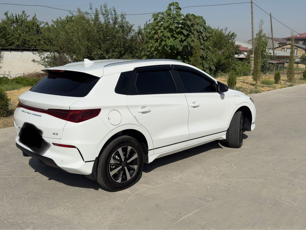 BYD. E2 ……………………………………………………………………………………………………