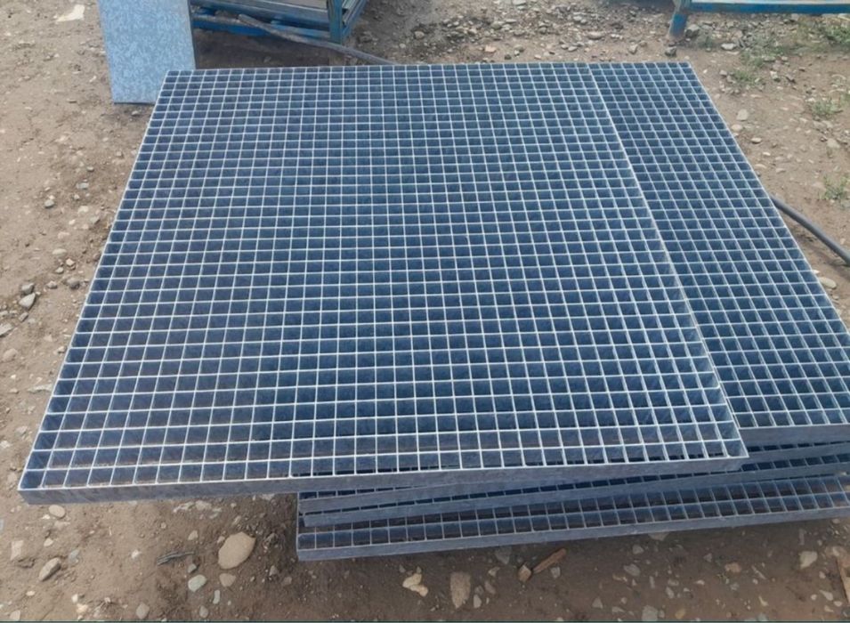 Gratare zincate galvanizate