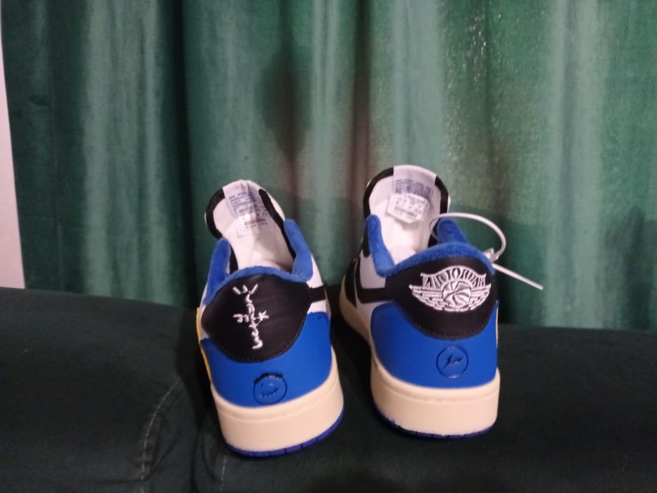 Jordan 1 low travis scott