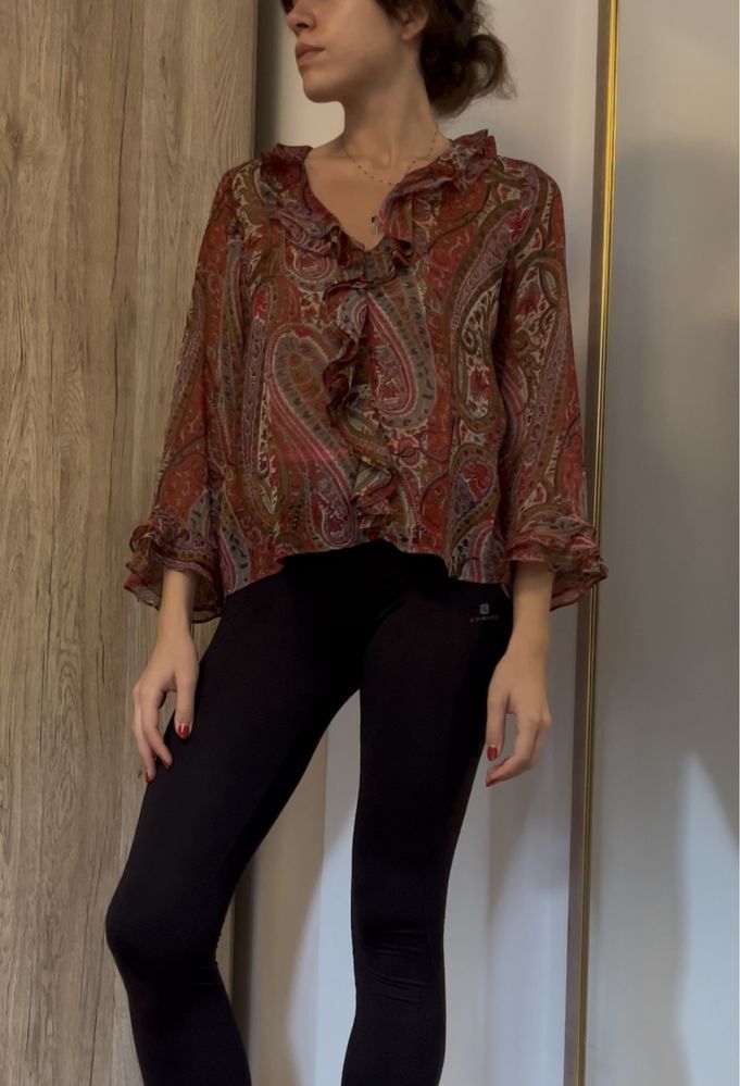 Bluza Zara cu volane