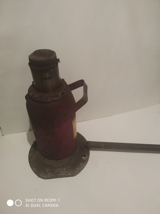 Хидравличен крик 12т.