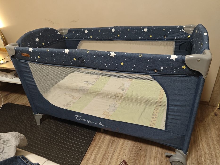 Сгъваема кошара и матрак към нея