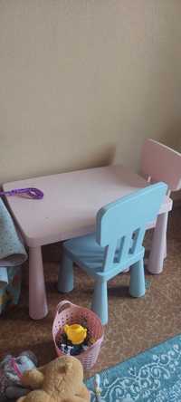 Продам стол и стулья икеа детские