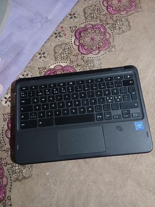 Vând chromebook 3100 2-in-1