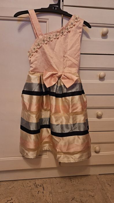 Празнични рокли за момиче 8-10 г.