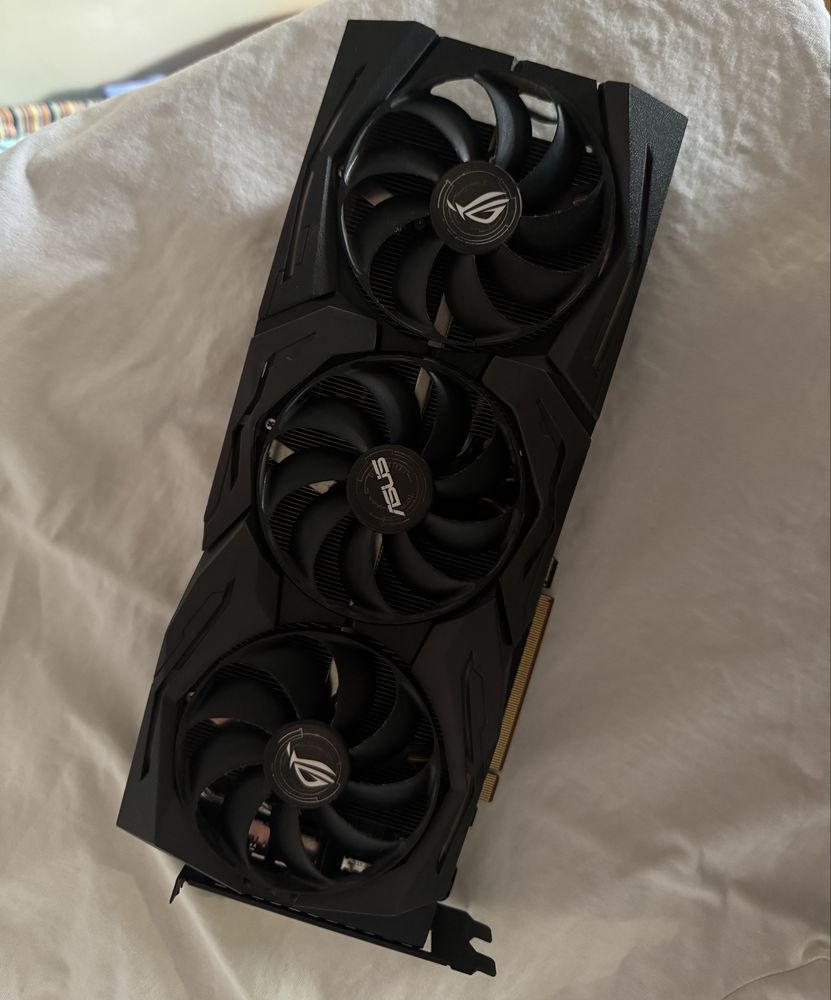 Продам отличную видеокарту rx5700xt