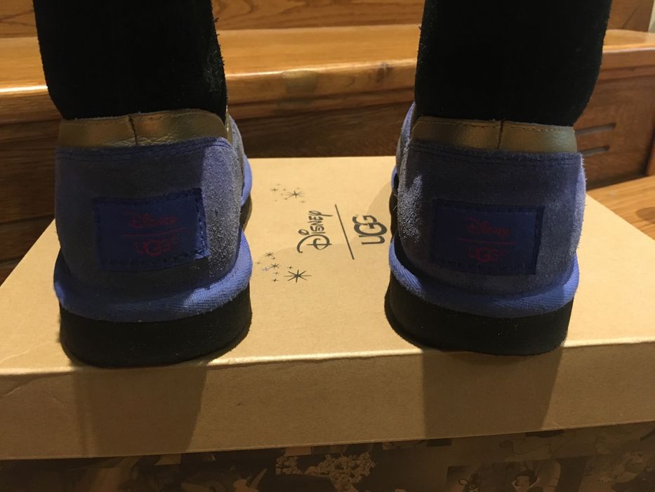 UGG Disney original marimea 33 model Frozen Ana