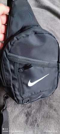 Чанта през рамо Nike!
