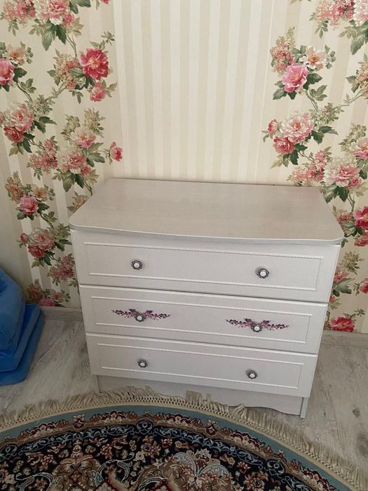 Продам белый комод