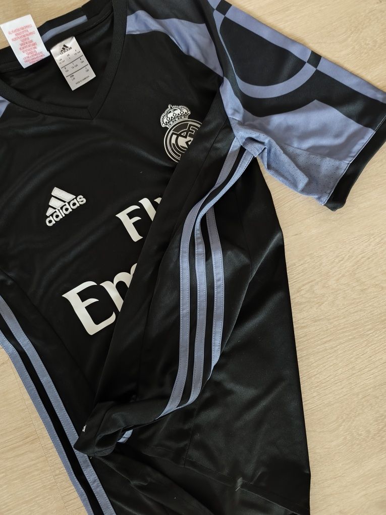Оригинални екипи на Adidas