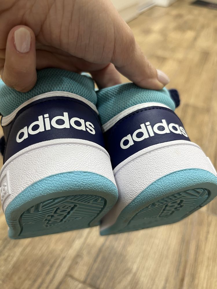 Маратонки adidas момче