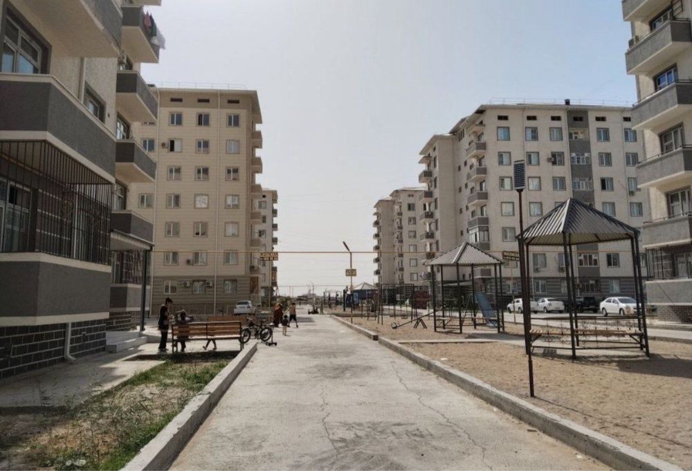 3 хонали уй сотилади 1 каватдан лифтлик домдан