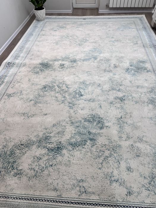 Ковер Иранксий! Стелили только 2 раза! После химчистки! Размер 2,45-4,