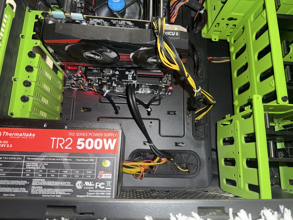 Pc intel i7 4790, 16gb ram, Nvidia GTX 760 2gb, ssd 512gb