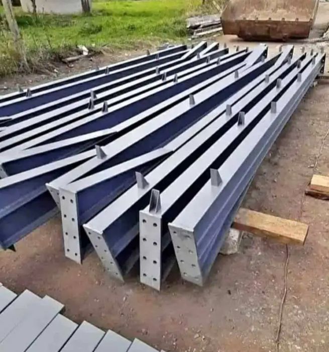 vând structura metalica 10 m cu 30 m cu 4