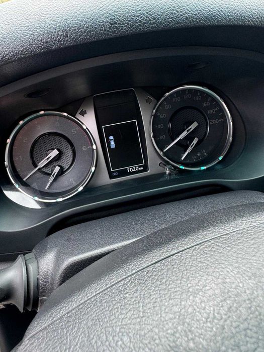 Toyota Hilux 2.8, automat
