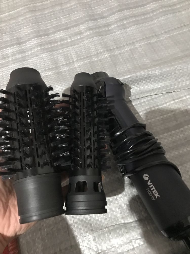 Продам Фен Щетка Vitek