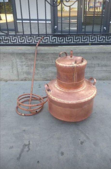 Vând cazan țuică din cupru gros, folosit dar intr-o stare foarte bună,