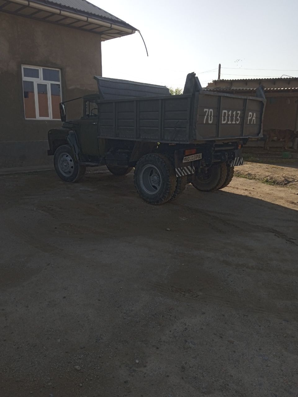 Zil salyarkada yuradi