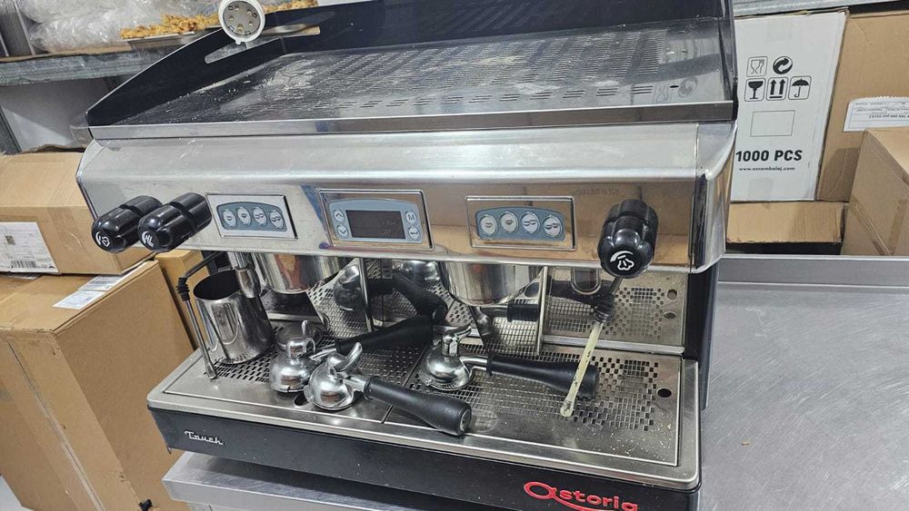 Astoria Toucht nou- 1000 cafele pe contor