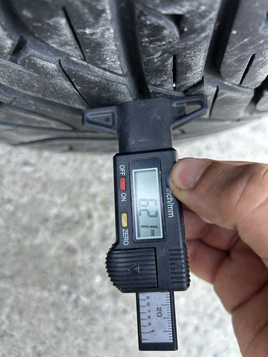 2бр Гуми всесезонни 305/40R22 Hankook