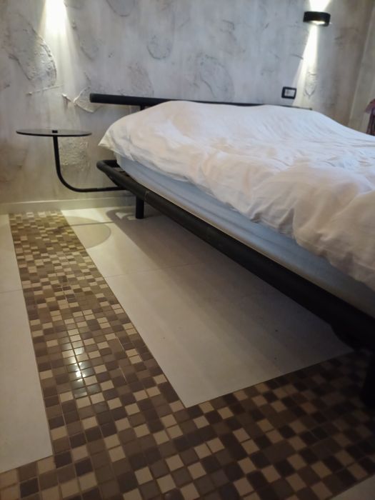 Pat matrimonial din metal