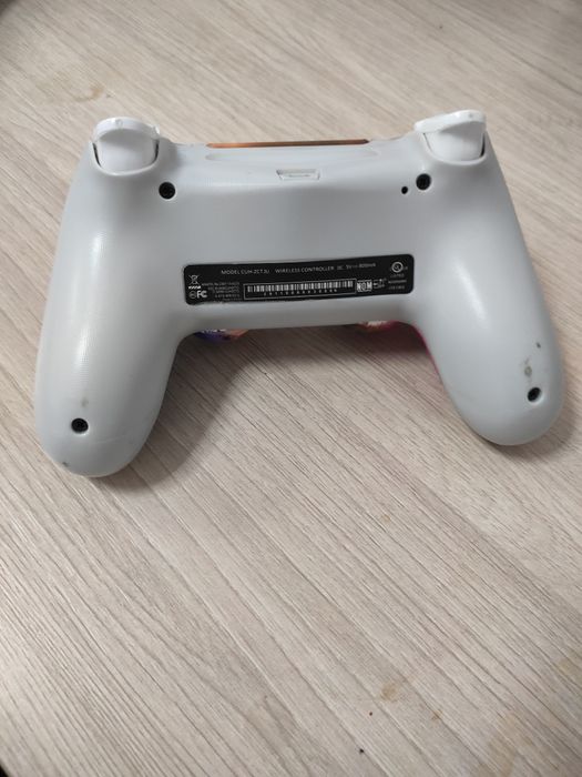 Джойстик от PlayStation 5 и PlayStation 4