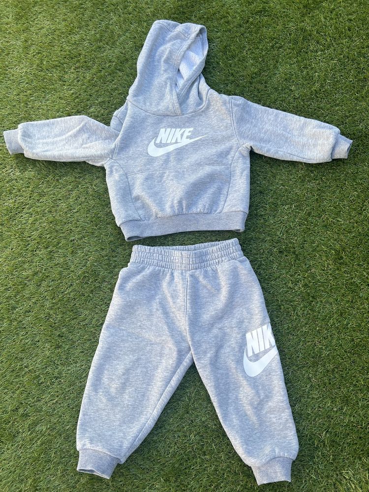 Спортен екип анцунг Nike за дете 12 м