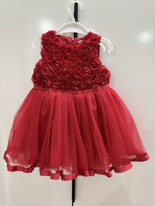 Продам детские платья . Состояние нового . Каждое по 2000