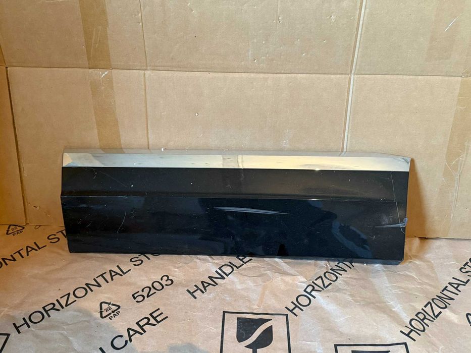 Bandou usa fata spate stanga dreapta Touareg 2018 ->