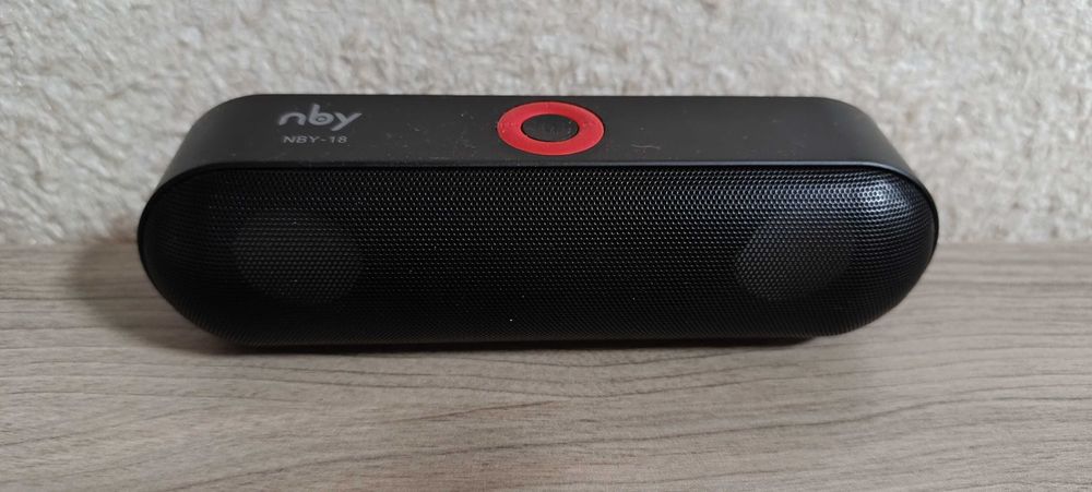 Продам компактную Bluetooth-колонку NBY-18 (б/у)