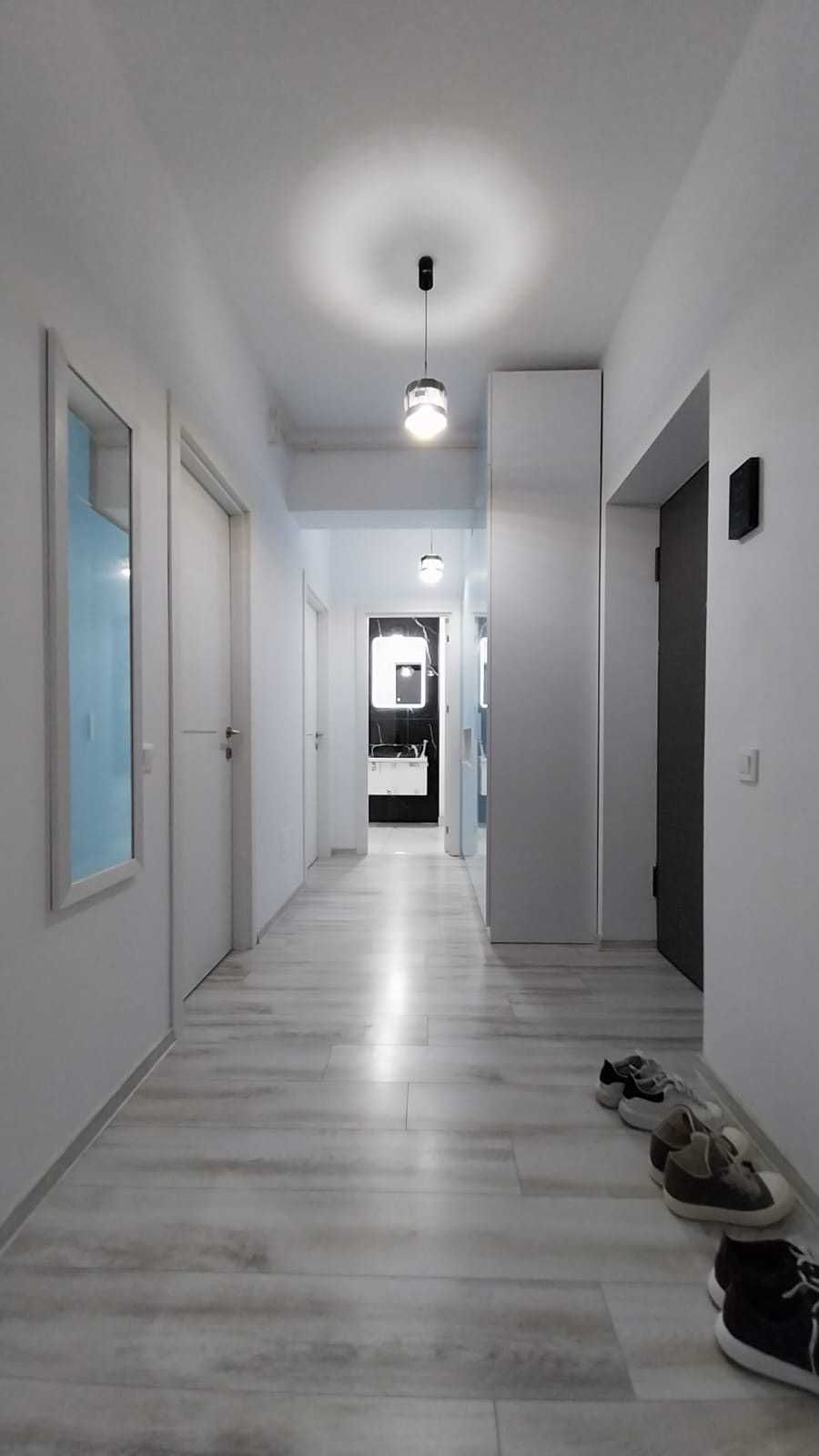 2 camere bloc nou Central Politehnica Metrou Grozavesti Orhidea, Regie