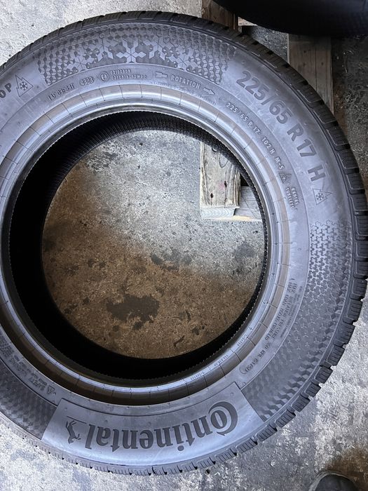 2 anvelope iarna ca NOI 225/65/17 , Continental , DOT 4323 , 8.4 mm