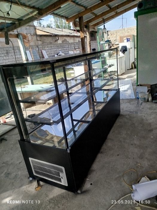 Ветрина холодильник Сотилади