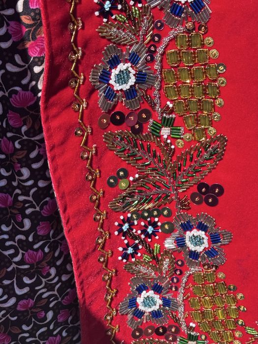 Vând( ilic bunda ) vestă tradițională cusută manual – unicat