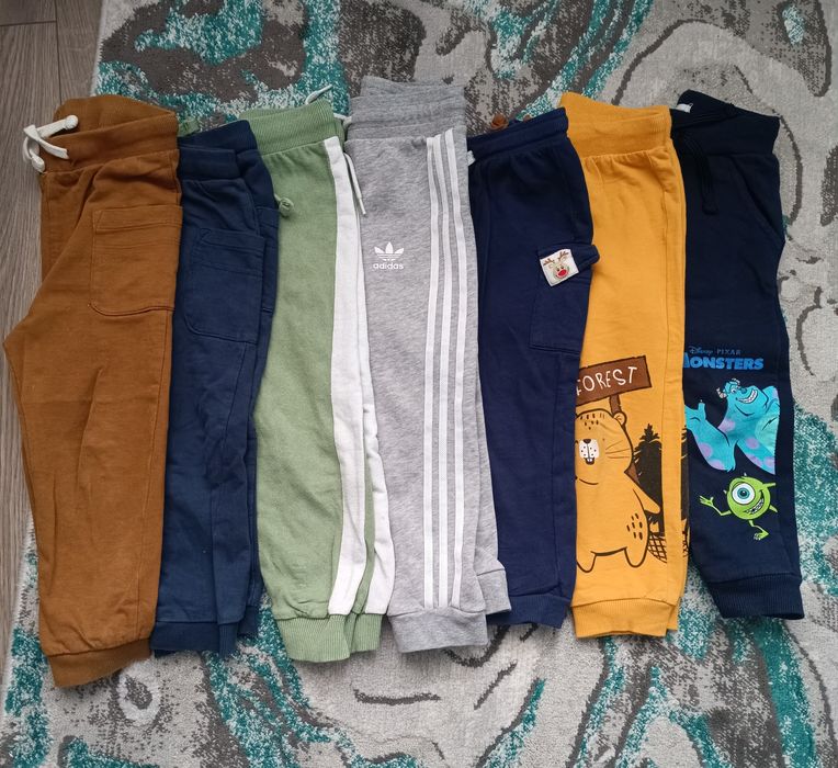 Pantaloni băieți mărimea 98
