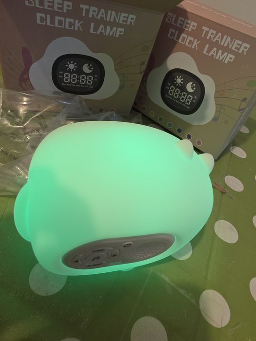 Lampa Veghe + Ceas cu Alarma și Sunet Alb pentru Copii și Bebelusi