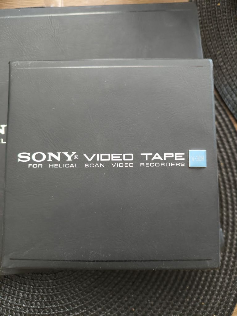 Vând Sony banda video vintage V-32 si v-30