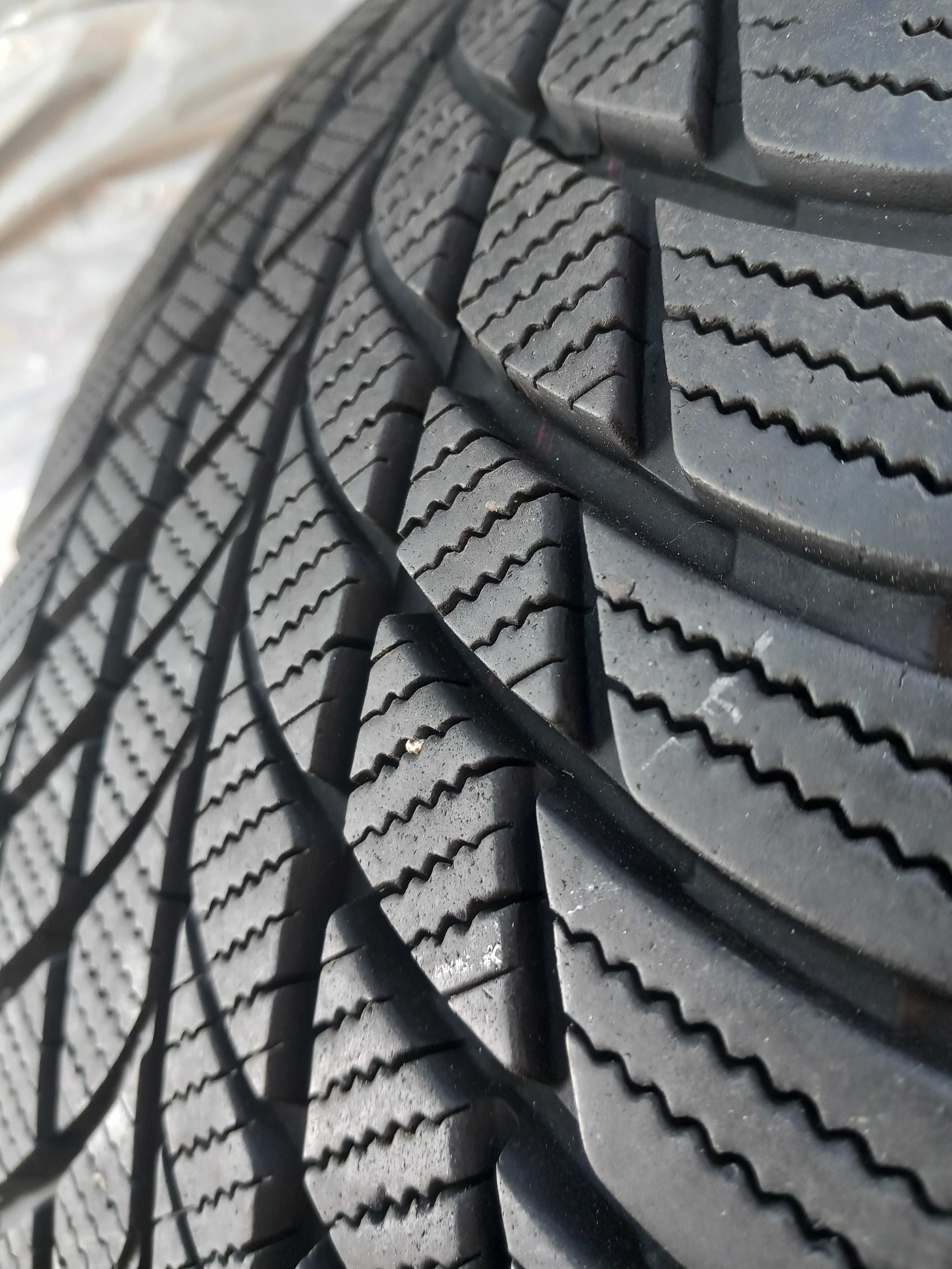 Oригинални джанти BMW X1/F48 X2/F39 - 17 цола +BRIDGESTONE 225/50 R17