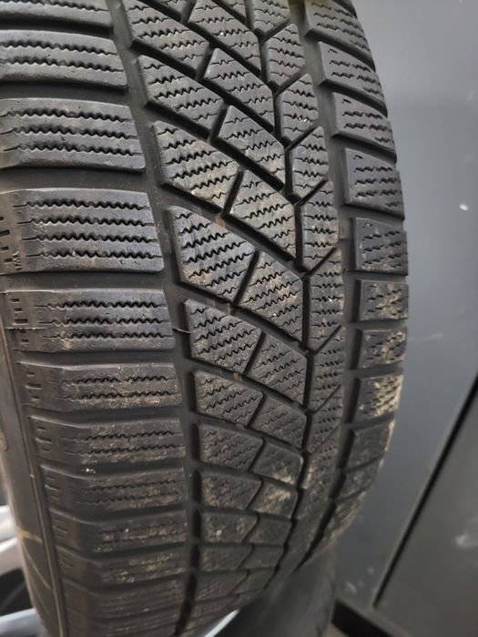 4 бр зимни 225/50/18 Continental Runflatt