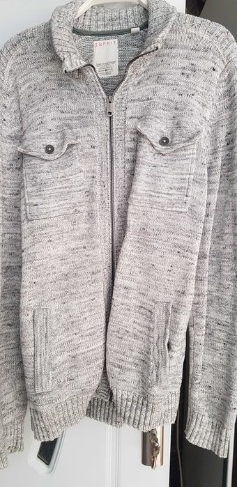 Продавам мъжки жилетки 100% памук