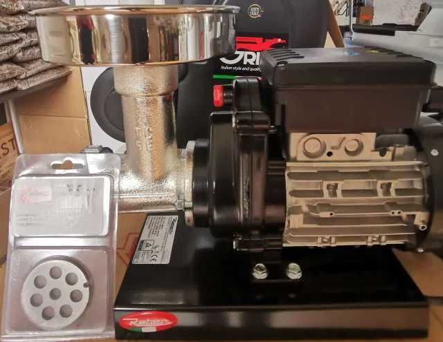 Mașini electrice de tocat roșii si carne nr 3 și 5 REBER ITALIA