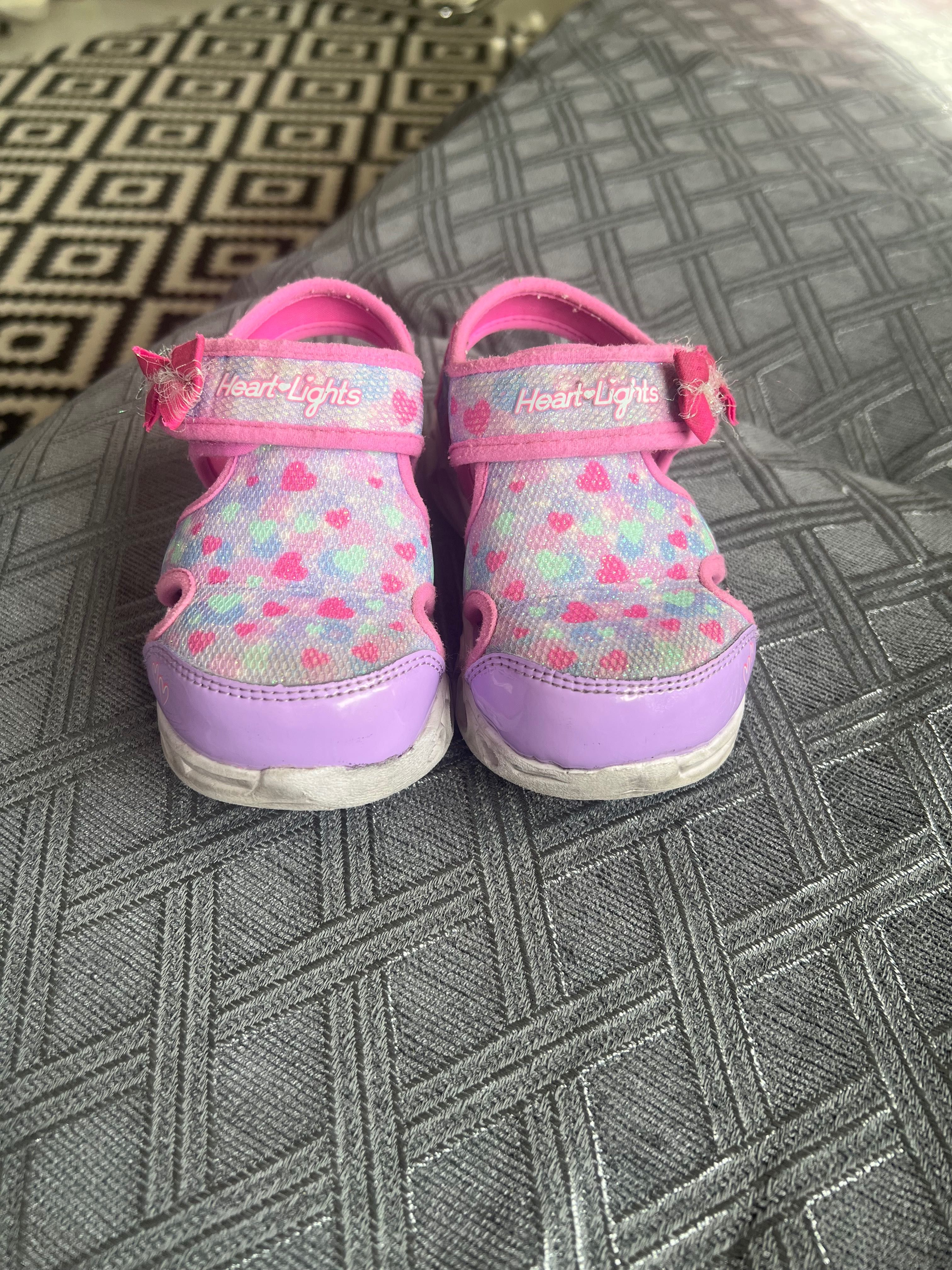 Лот 3ч детски сандали Skechers и пантофи