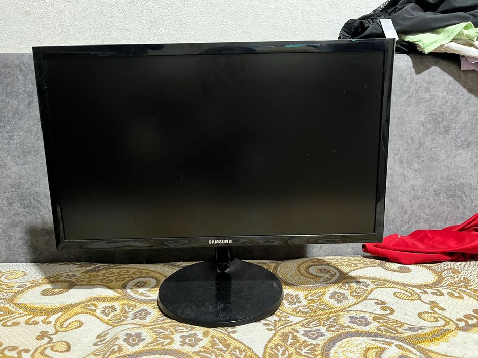 Продам монитор срочно