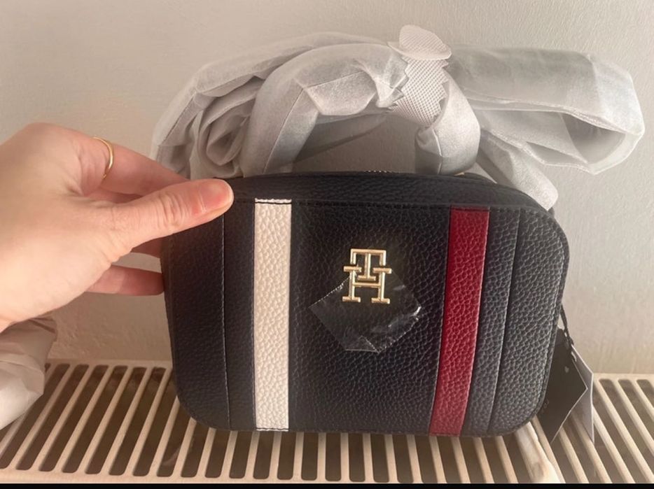 Tommy Hilfiger чанта